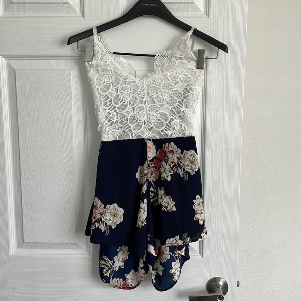 White Lace Top Criss Cross Spaghetti Strap Tie Back Navy Floral Flowy Romper